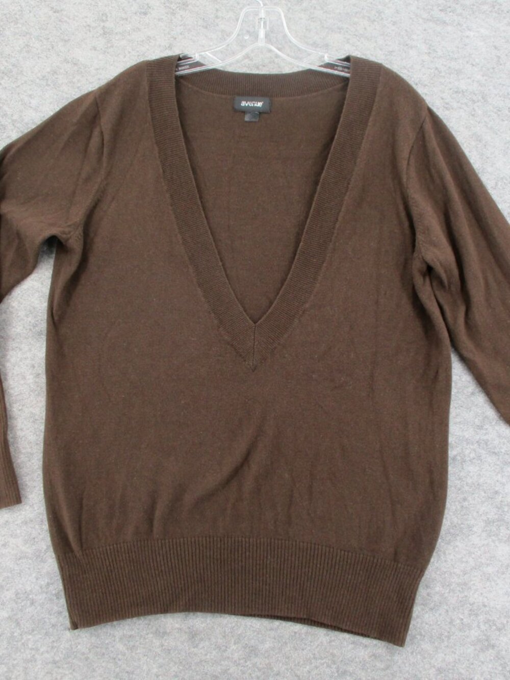 Avenue Sweater Womens 2x Brown cotton Deep v long sleeves pullover